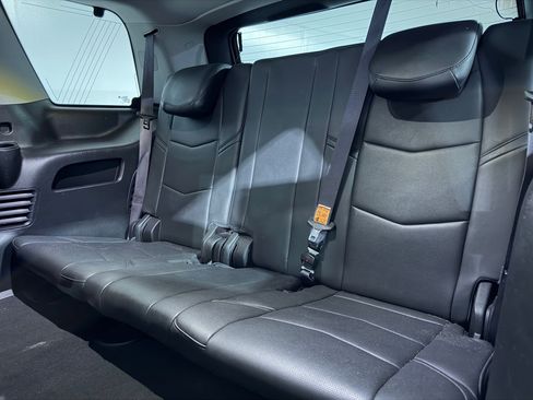 Used 2016 Cadillac Escalade Luxury RWD image 41