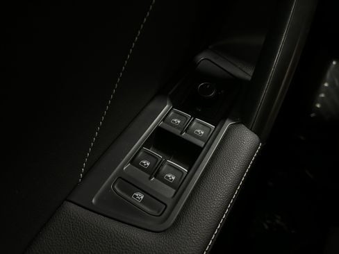 Used 2022 Volkswagen Tiguan SE AWD/4WD image 23
