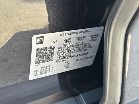 Used 2025 Chevrolet Suburban RST image 34