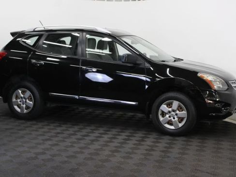 Used 2014 Nissan Rogue S w/ Convenience Package FWD image 4