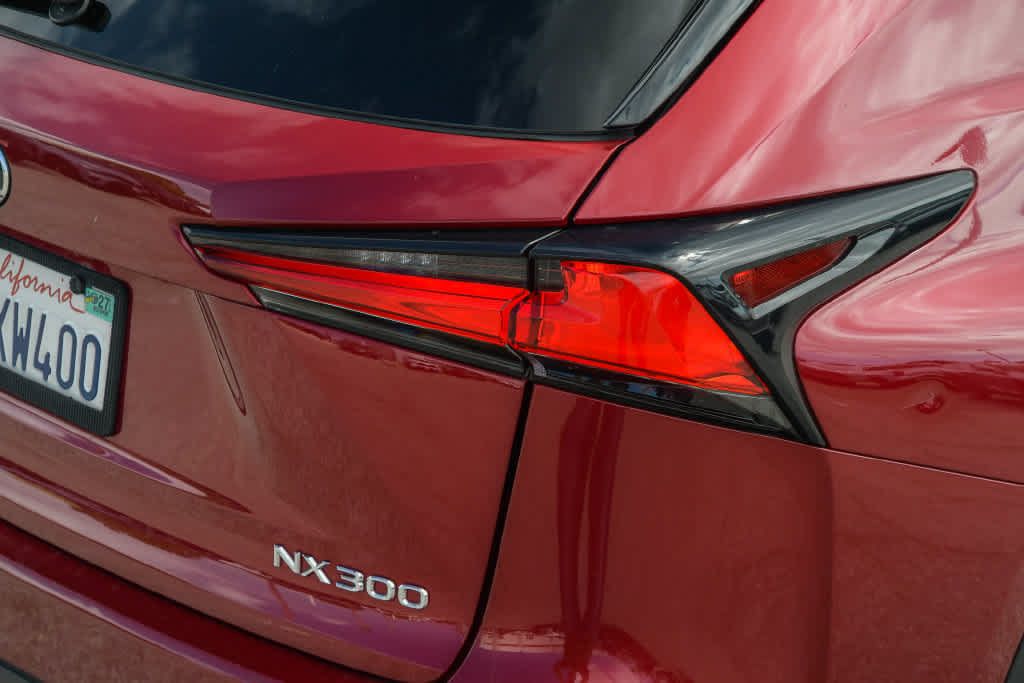 Used 2019 Lexus NX 300 FWD image 7