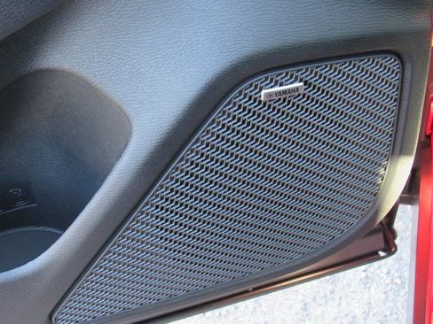 New 2025 Mitsubishi Outlander SE image 12