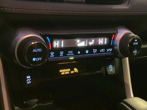 Used 2021 Toyota RAV4 XLE w/ Convenience Package image 25