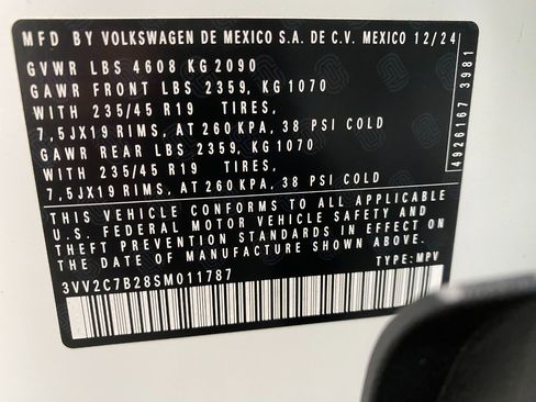 Certified 2025 Volkswagen Taos SE image 30