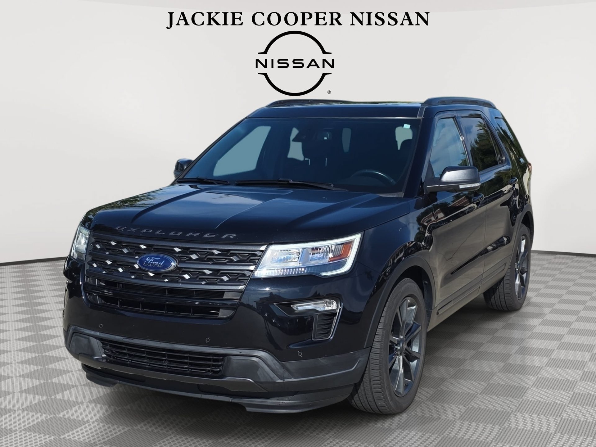Used 2019 Ford Explorer XLT w/ Equipment Group 202A FWD image 1