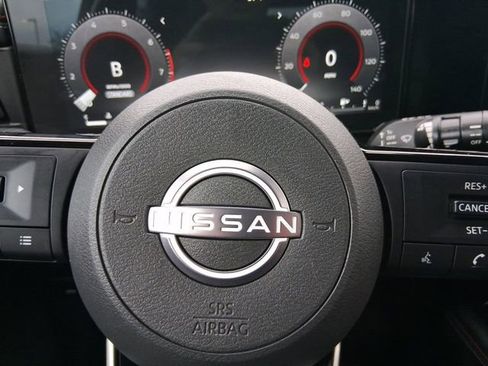 Certified 2025 Nissan Kicks SR image 5