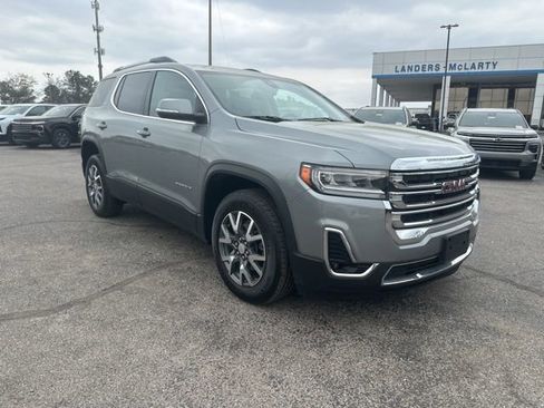 Used 2023 GMC Acadia SLT AWD/4WD image 1