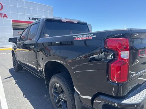 Used 2019 Chevrolet Silverado 1500 Custom Trail Boss w/ Custom Convenience Package AWD/4WD image 4