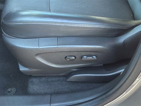 Used 2022 Chevrolet Trax LT w/ Driver Confidence Package image 12