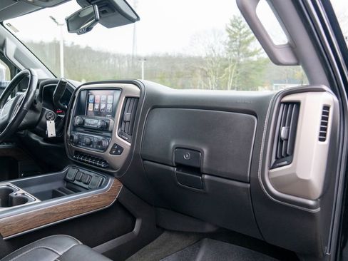 Used 2018 GMC Sierra 2500 Denali w/ Duramax Plus Package image 12