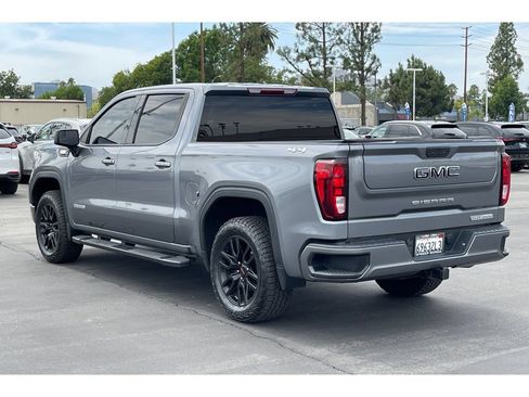 Used 2022 GMC Sierra 1500 Elevation w/ LPO, Elevation Black Package AWD/4WD image 3