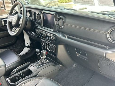 Used 2023 Jeep Wrangler Unlimited Sahara AWD/4WD image 13