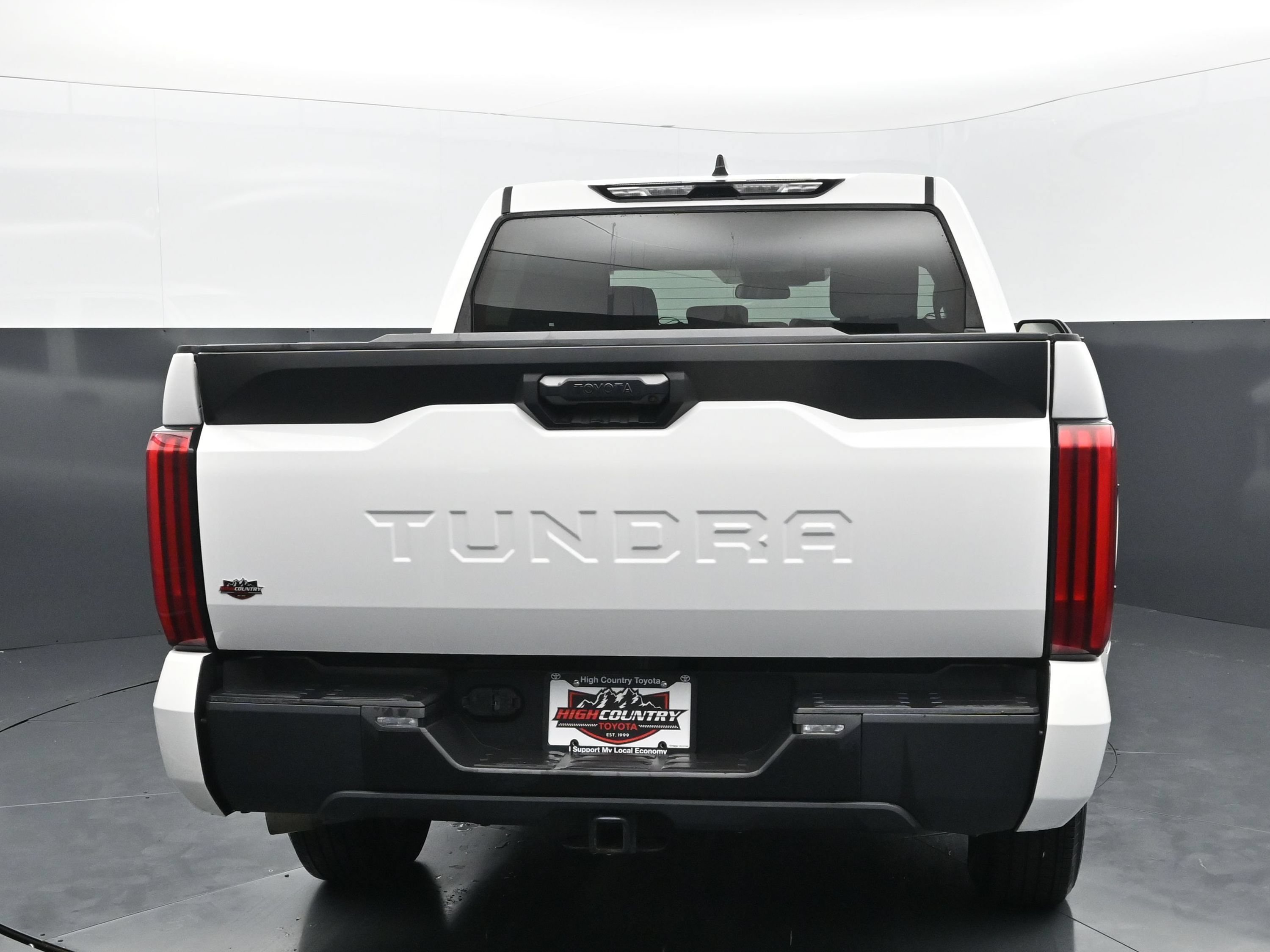 Used 2022 Toyota Tundra SR w/ SR Tow Package RWD image 5