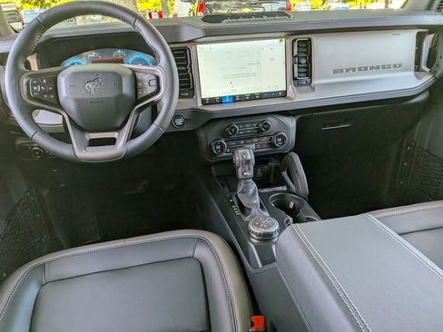 New 2026 Ford Bronco Outer Banks w/ Sasquatch Package image 35