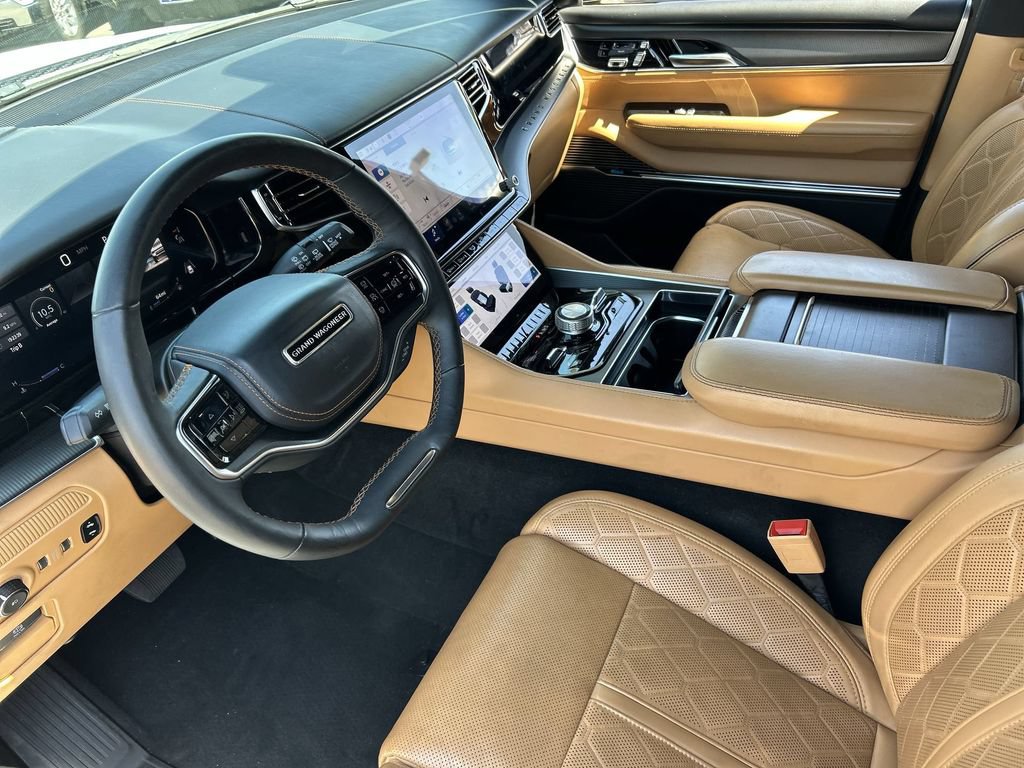 Used 2024 Jeep Grand Wagoneer Series III w/ Rear Seat Video Group 1 AWD/4WD image 10