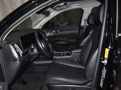 Used 2024 Kia Sorento S image 12