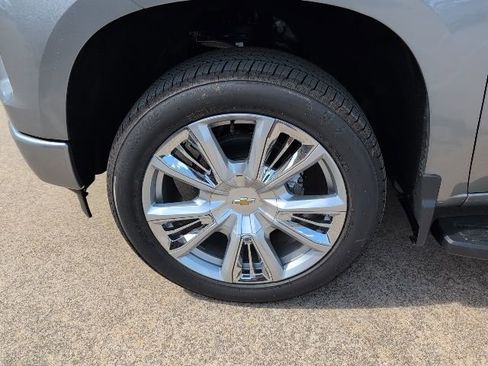 New 2026 Chevrolet Silverado 1500 High Country w/ High Country Premium Package image 3