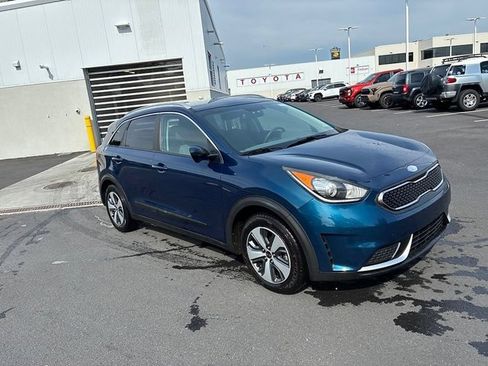 Used 2019 Kia Niro LX FWD image 2