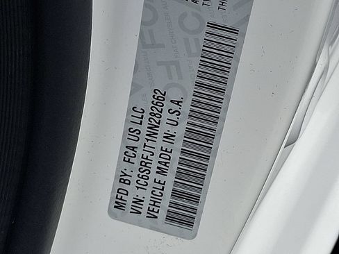 Used 2022 RAM 1500 Laramie AWD/4WD image 27