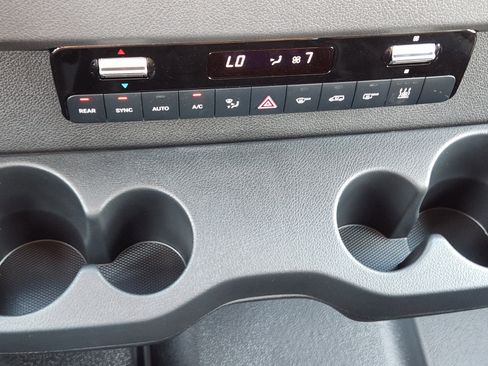 Used 2025 Mercedes-Benz Sprinter 2500 image 12