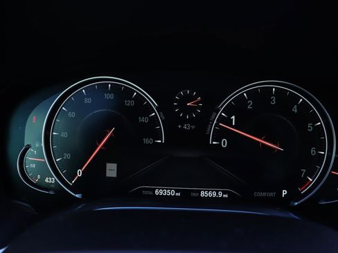 Used 2018 BMW 740i image 27