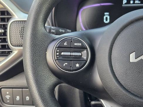 Certified 2025 Kia Soul LX w/ LX Technology Package FWD image 28