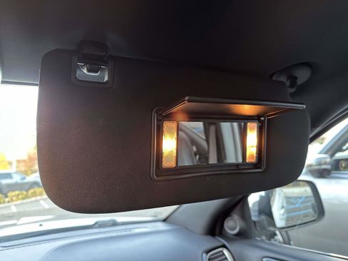 Used 2020 Jeep Grand Cherokee Overland image 32