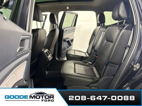Used 2021 Volkswagen Atlas SEL AWD/4WD image 17