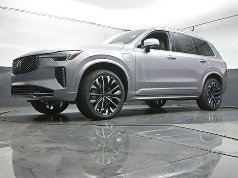 Used 2026 Volvo XC90 T8 Core w/ Protection Package Premier image 36