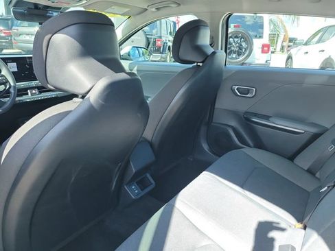 Used 2025 Kia K4 FWD image 13