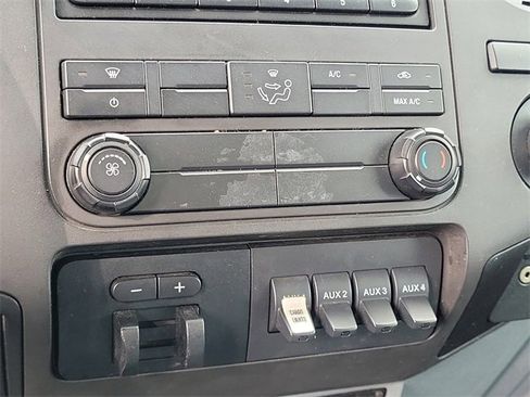 Used 2015 Ford F550 2WD Regular Cab Super Duty image 22