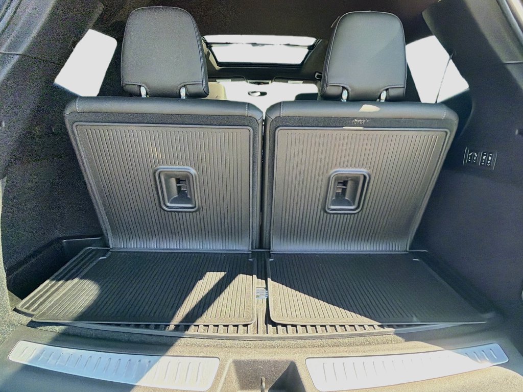 Used 2024 Cadillac XT6 Sport w/ Technology Package AWD/4WD image 28
