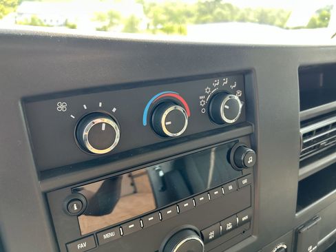 New 2025 Chevrolet Express 3500 w/ Power Convenience Package RWD image 24