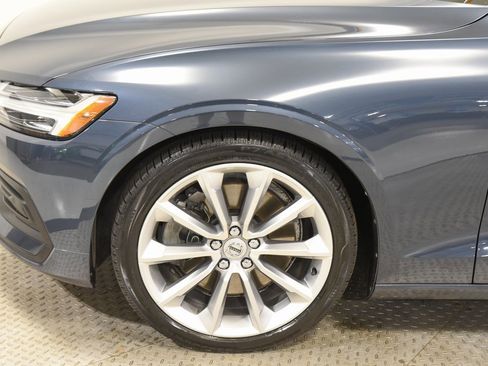 Used 2020 Volvo S60 T6 Momentum w/ Protection Package Premier image 15