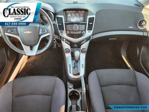 Used 2014 Chevrolet Cruze LT image 2