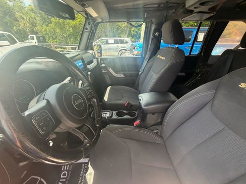 Used 2015 Jeep Wrangler Unlimited Sahara w/ Connectivity Group AWD/4WD image 11