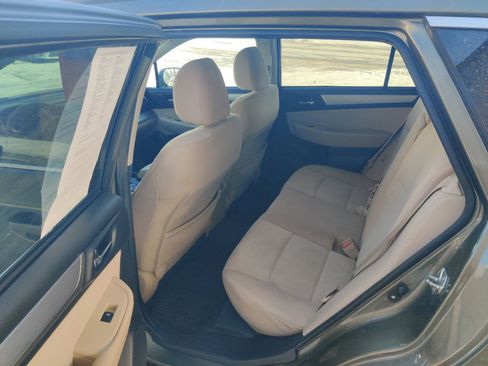 Used 2017 Subaru Outback 2.5i Premium image 12