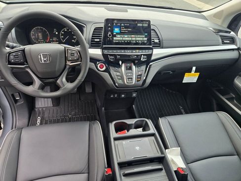 New 2026 Honda Odyssey Touring image 6