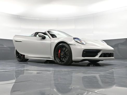 Certified 2023 Porsche 911 Targa 4 GTS AWD/4WD image 39