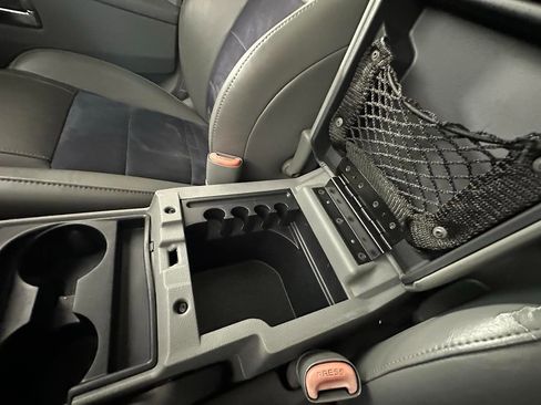 Used 2006 Jeep Grand Cherokee SRT8 w/ SRT Option Group I image 37