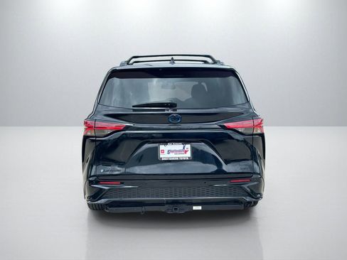 Certified 2025 Toyota Sienna XSE w/ XSE Premium Package AWD/4WD image 6