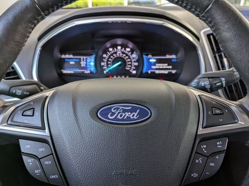 Certified 2021 Ford Edge Titanium image 26
