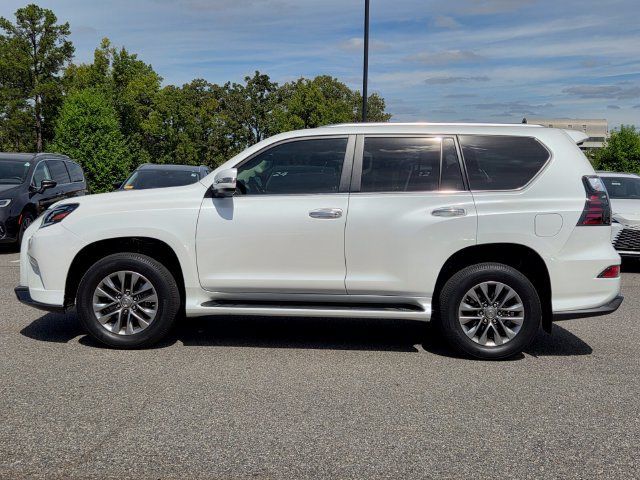 Used 2023 Lexus GX 460 Luxury w/ Sport Design Package AWD/4WD image 2
