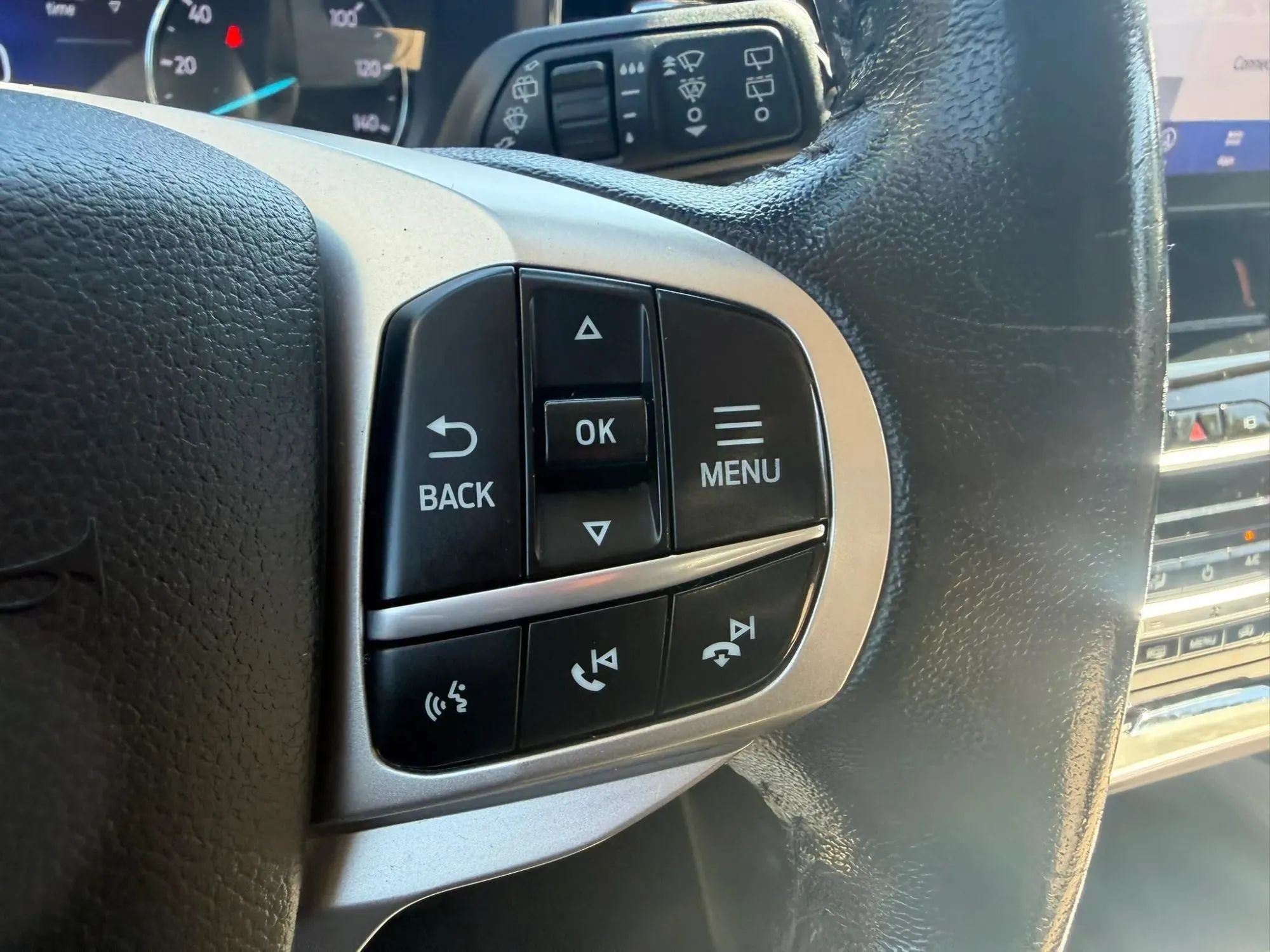 Used 2021 Ford Explorer Limited AWD/4WD image 11