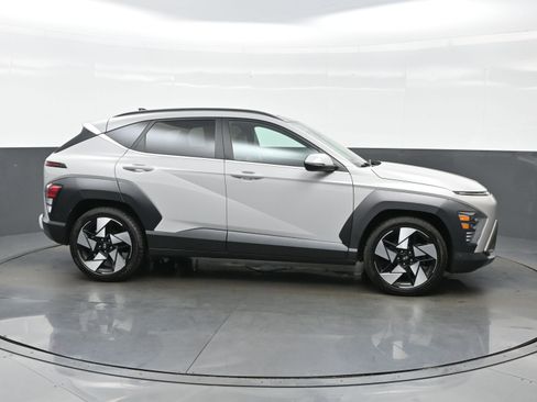 Used 2024 Hyundai Kona Limited FWD image 7