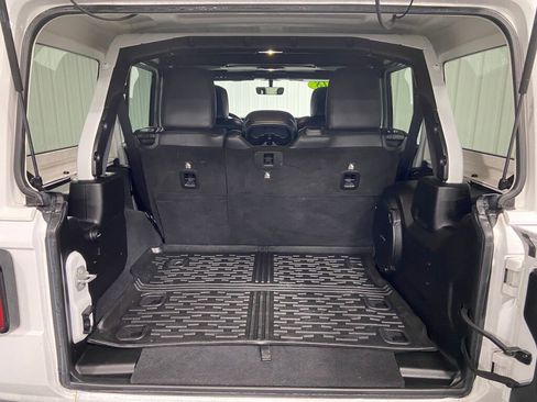 Used 2018 Jeep Wrangler Unlimited Sahara w/ Dual Top Group image 11