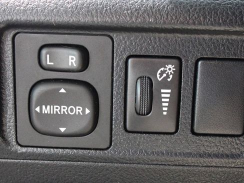 Used 2019 Toyota 4Runner TRD Off-Road Premium AWD/4WD image 28