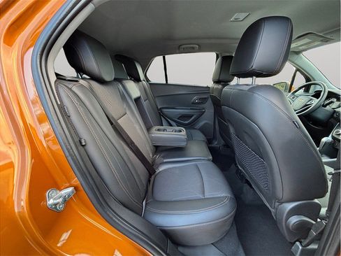 Used 2017 Chevrolet Trax LT w/ LT Convenience Package image 32