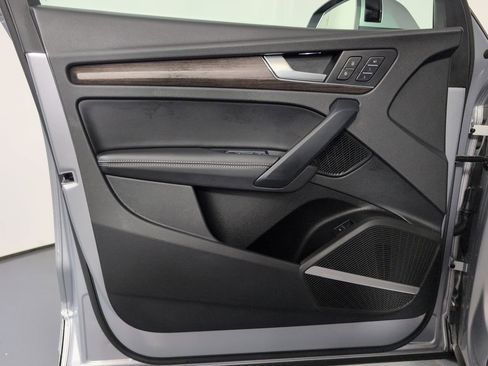 Certified 2025 Audi Q5 2.0T Premium Plus w/ Premium Plus Package image 20