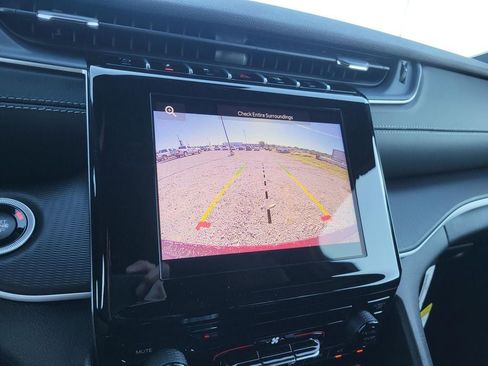 New 2025 Jeep Grand Cherokee Laredo image 24